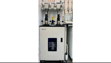 Photo of AUTOPORE 9620 in the Basic Characterisation lab