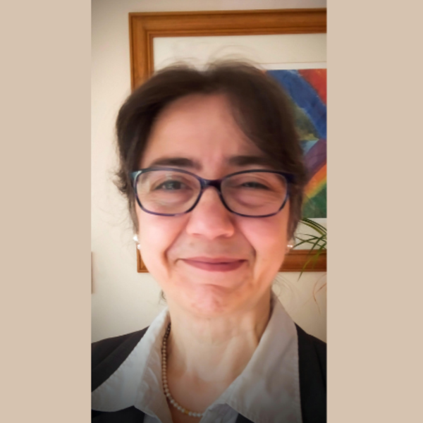 Profile picture of Vania Sena.
